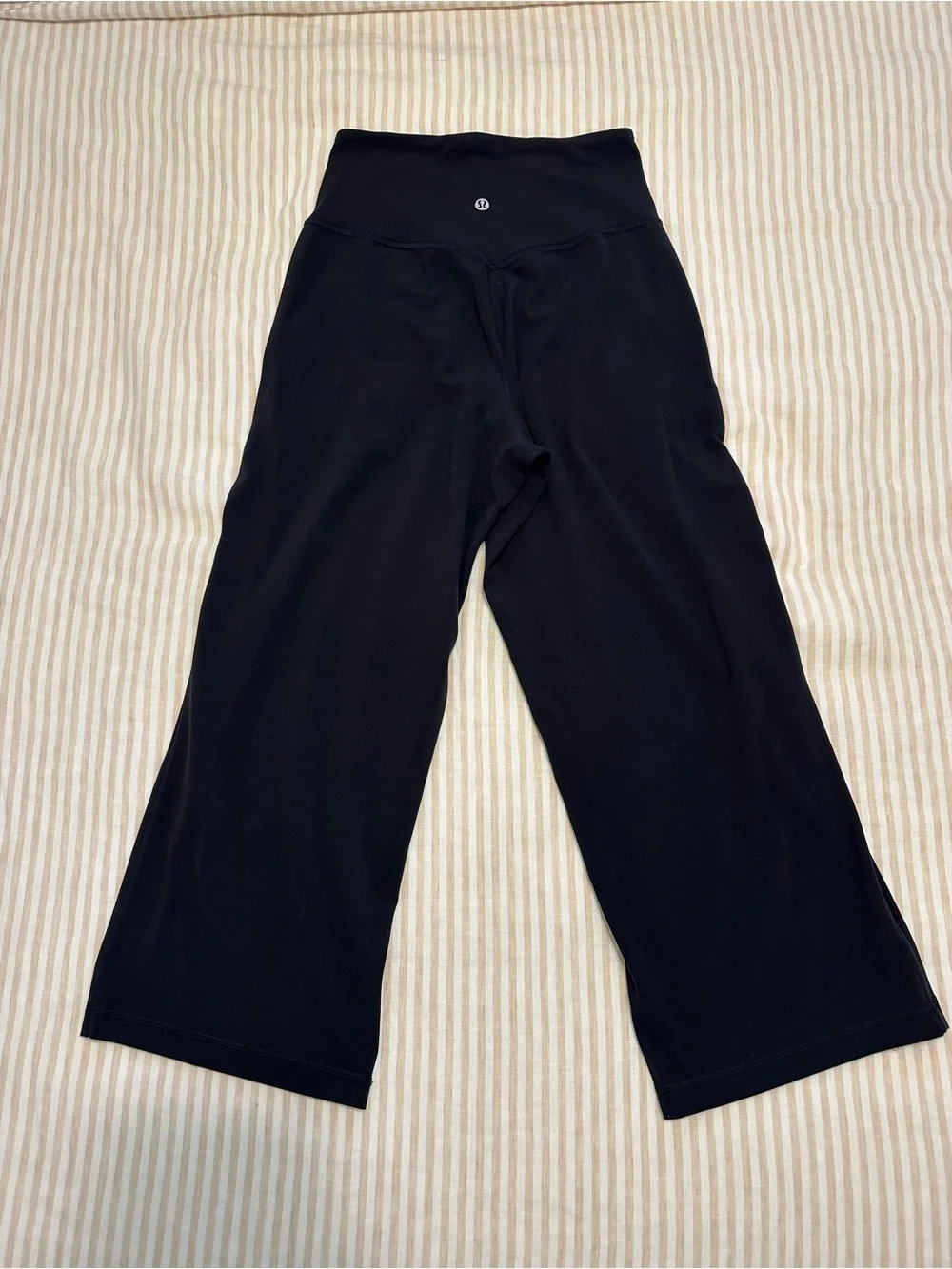 lululemon high waist capri pants with pockets